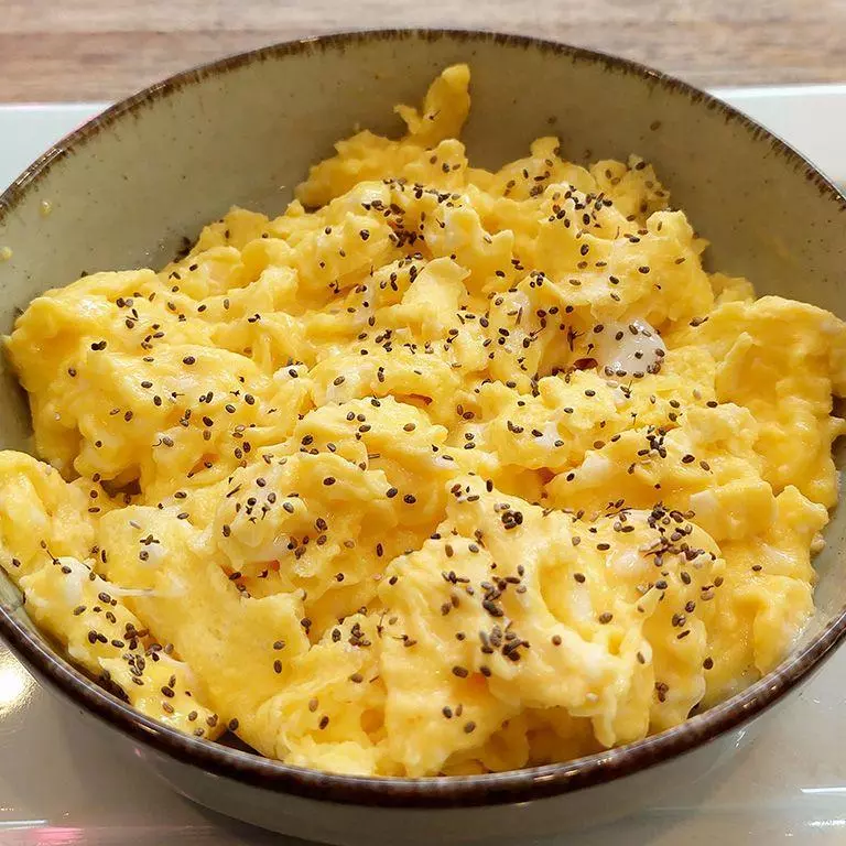 HUEVOS REVUELTOS CLASICOS