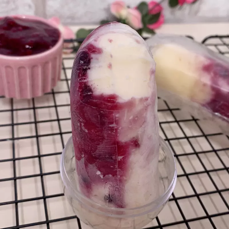 Ninho com Frutas Vermelhas