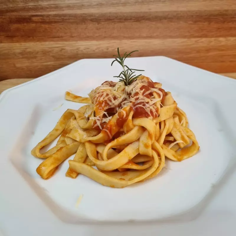 monte sua massa(acomp. parm. ralado)