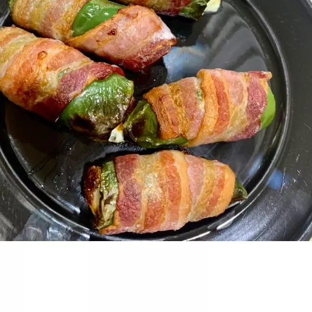 JALAPEÑO C/QUESO ENVUELTO EN TOCINO