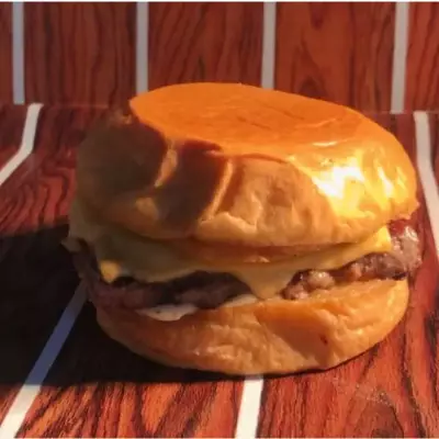 Little Cheese Burguer