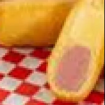 Banderilla de salchicha y queso