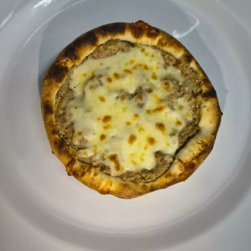 Esfiha  Atum com Queijo