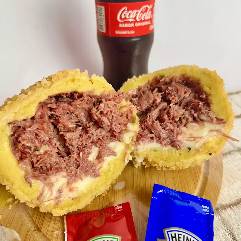 Coxinha Carne seca com Catupiry
