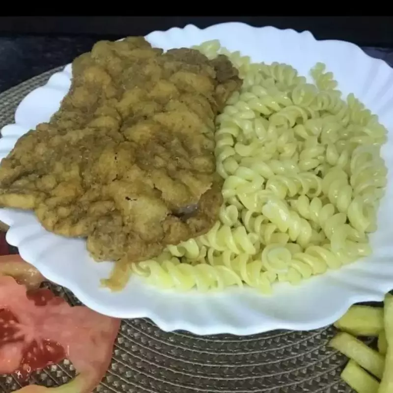 Massa alho e óleo c/ bife de carne