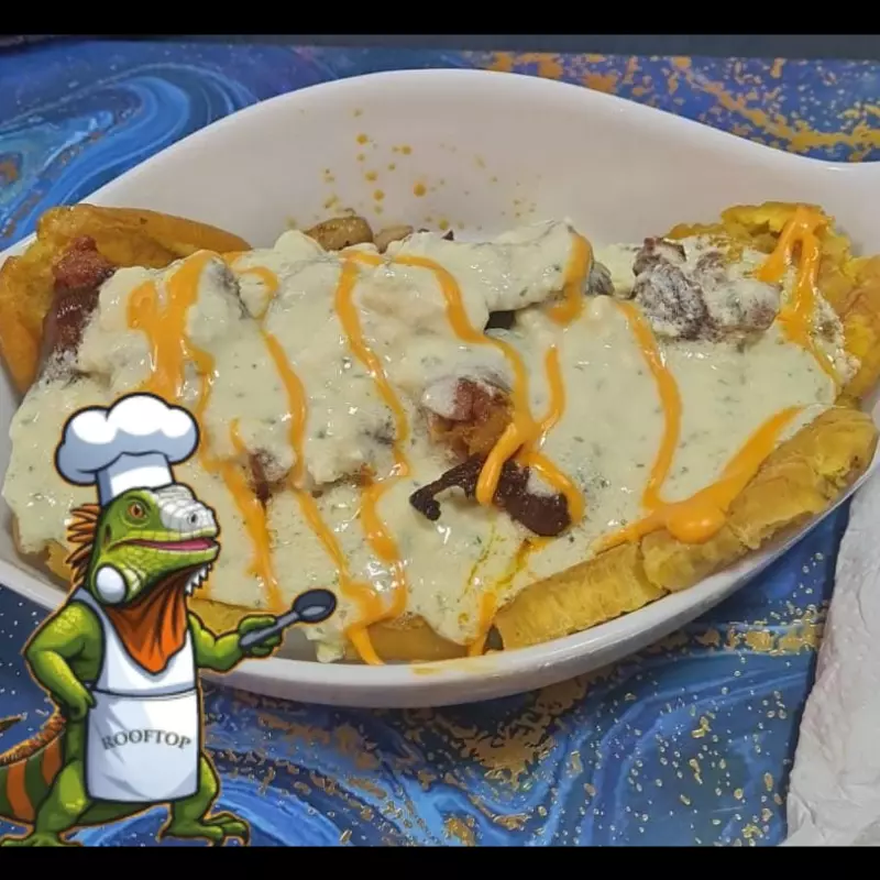 Patacón relleno de camarón