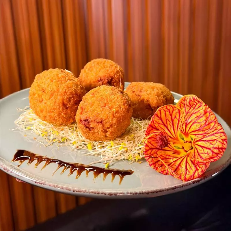 4 bolinhos de salmão