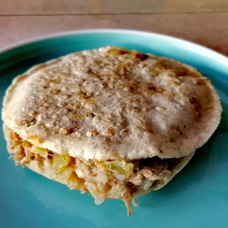 Gorda Deshebrada con Papas