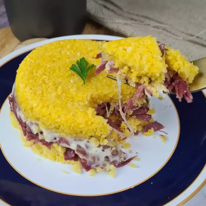 Cuscuz carne de sol com catupiry