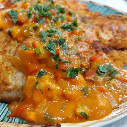 PEIXE COM MOLHO DE CAMARÃO