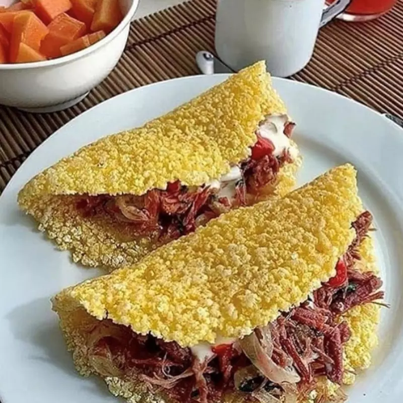 tapioca com recheio de carne de sol