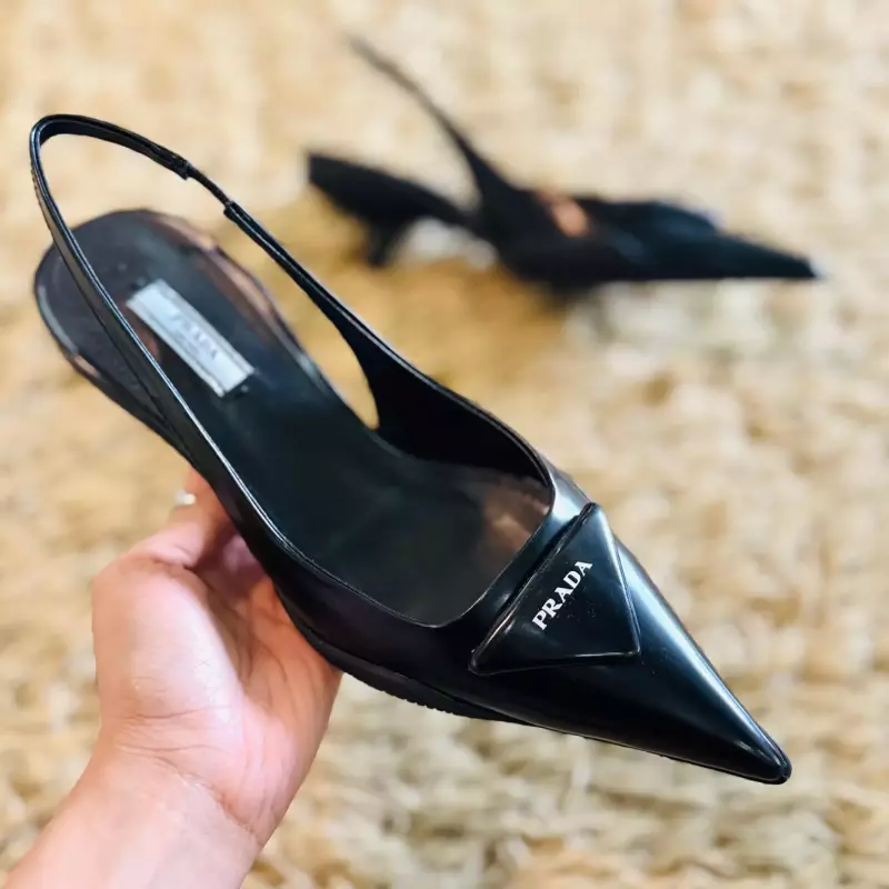 TACÓN PRADA STILETO NEGRO