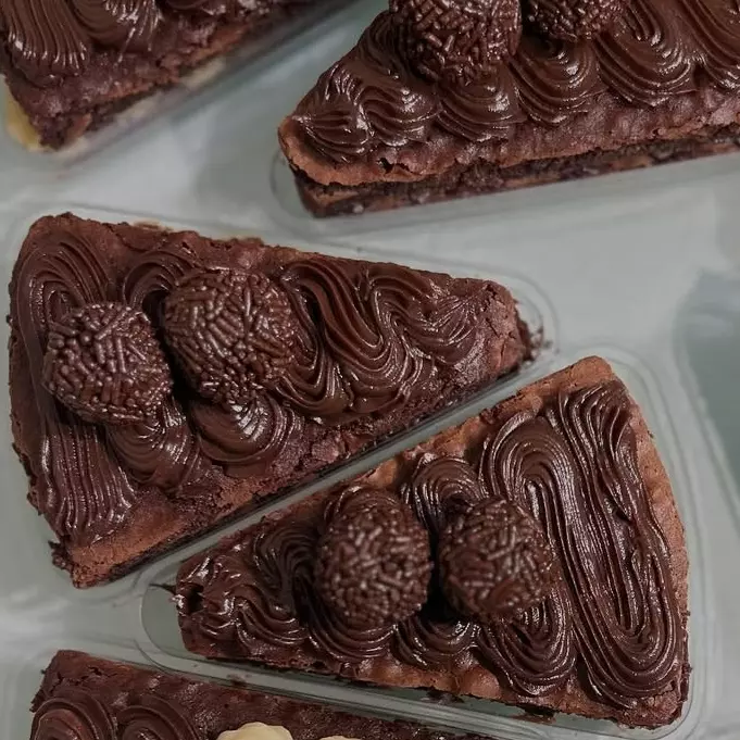 Fatia de Brownie de brigadeiro