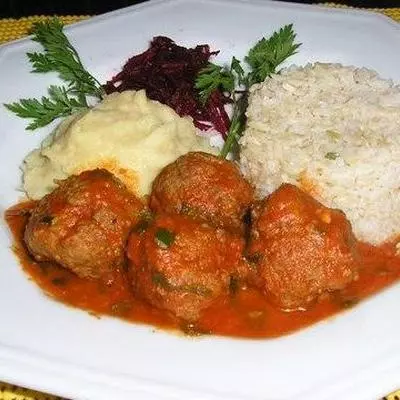Cardápio do Dia Almondegas  molho sugo