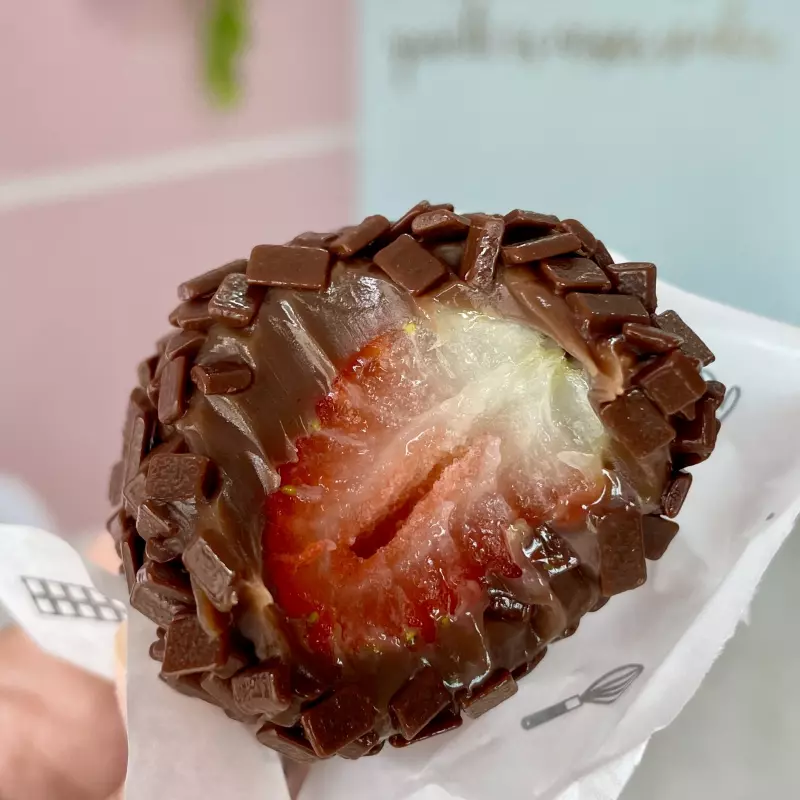 Morango com brigadeiro
