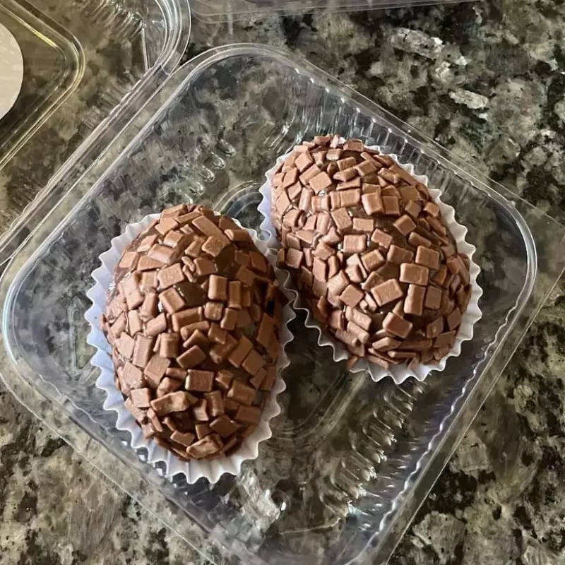 DUO COXINHA  MORANGO COM BRIGADEIRO