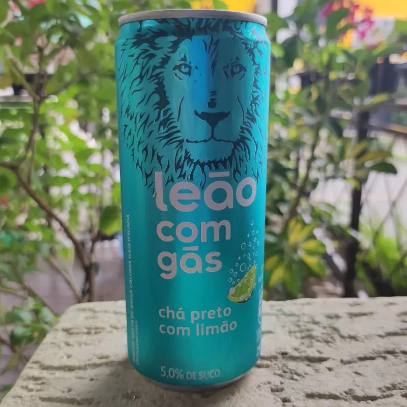 Chá preto com limão e gás