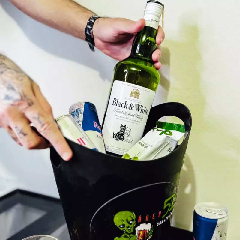 COMBO "WHISKY BLACK & WHITE 1L"