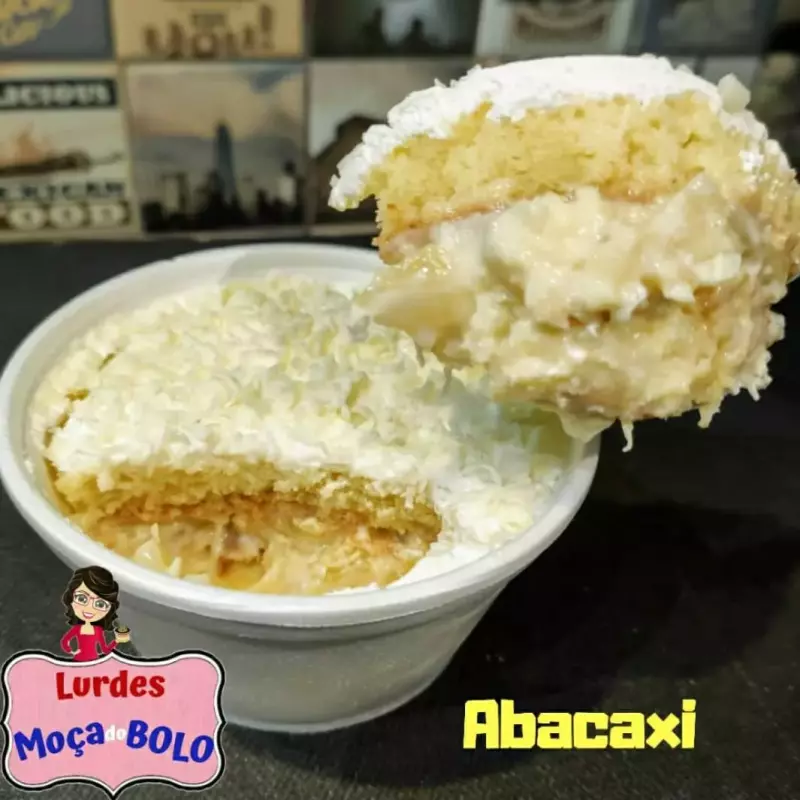 Bolo de pote Abacaxi
