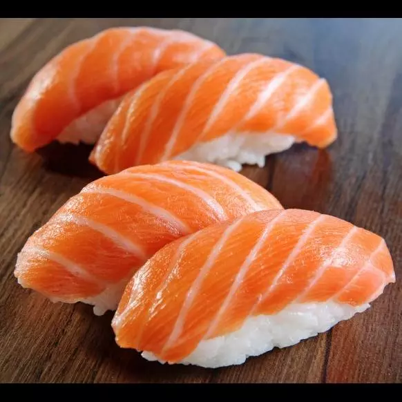 Sushi salmão