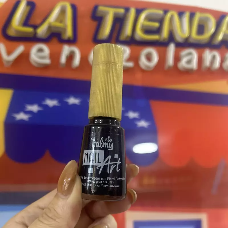 Nail art NEGRO Valmy