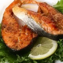 Peixe frito (atum)
