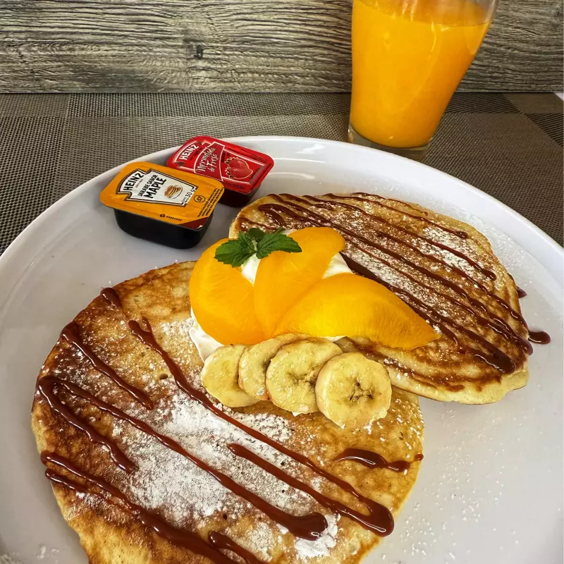 Desayuno completo - hotcakes