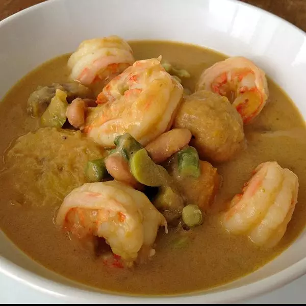 SOPA DE BOLAS DE VERDE