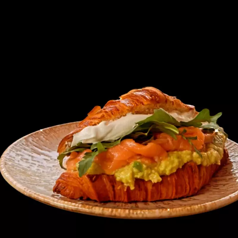 Salmón y Queso Croissant