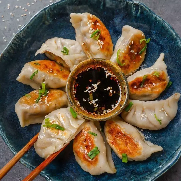 Mandus de pollo y cilantro