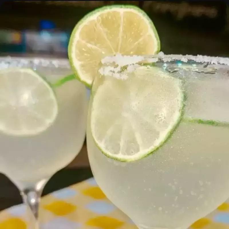 DRINK ÁGUA COM GÁS