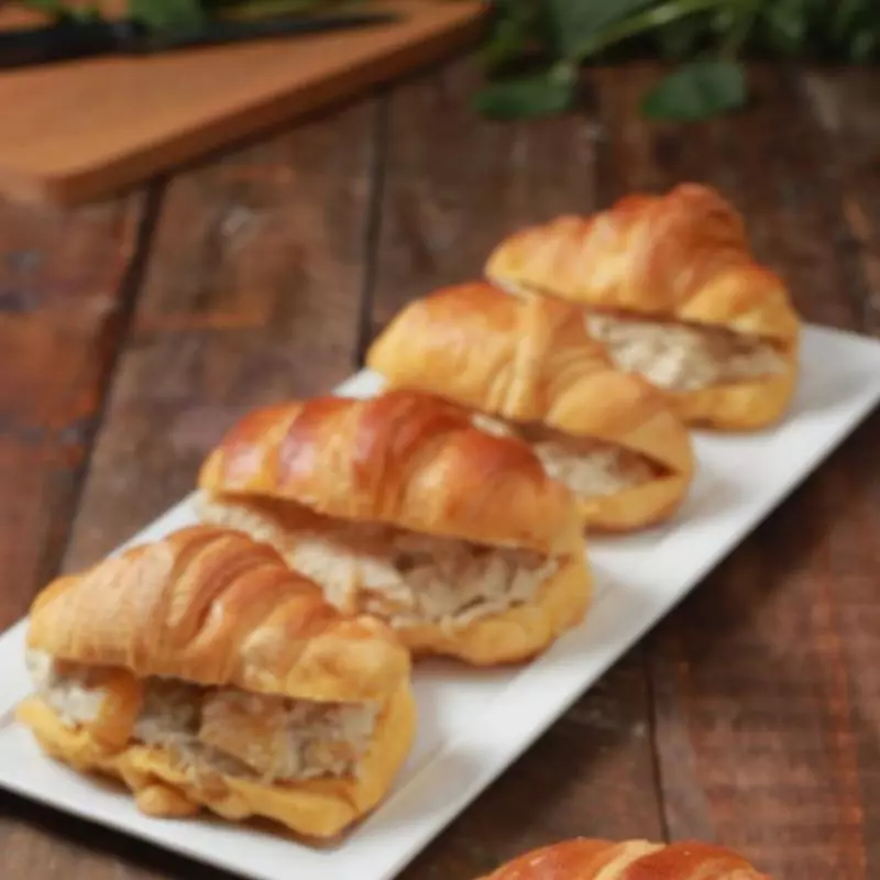 Croissants con pollo