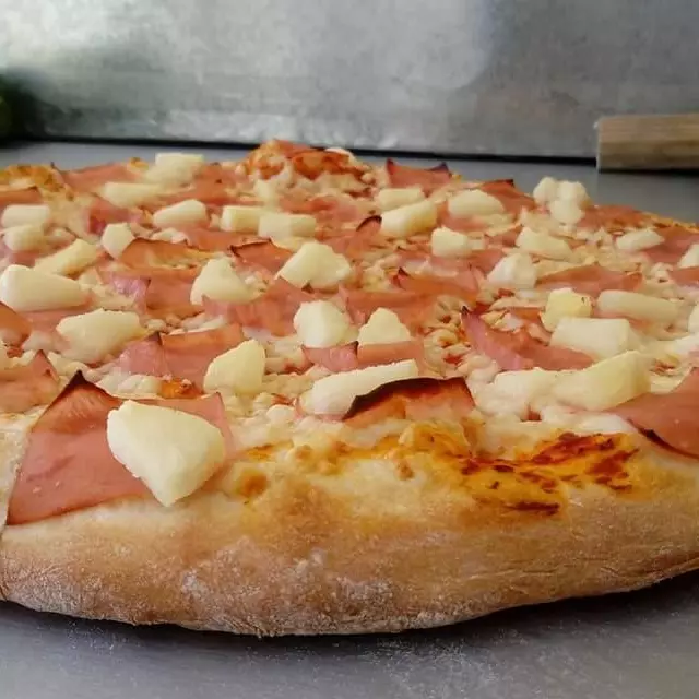 PIZZA HAWAIANA