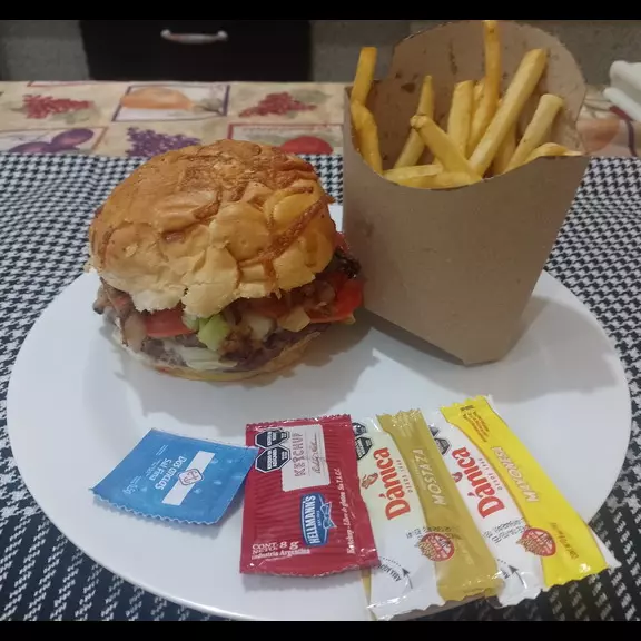 Oasis de Quesos c/fritas