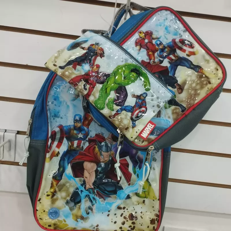 Combo escolar Marvel de Advengers