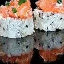 URAMAKI COM TARTA DE CAMARAO 12un