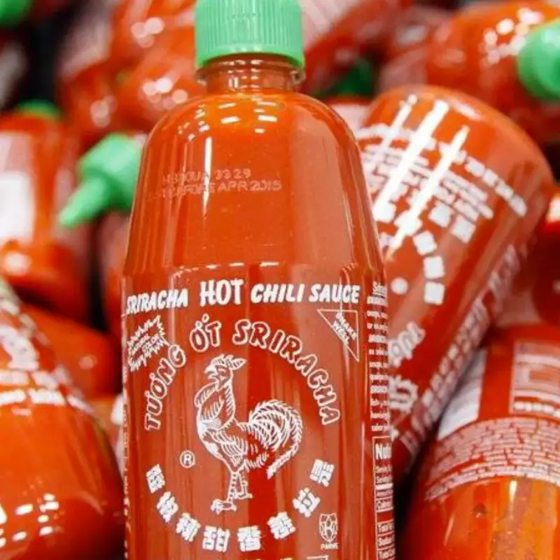 Botella de srirasha