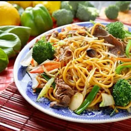 CHOW MEIN CARNE