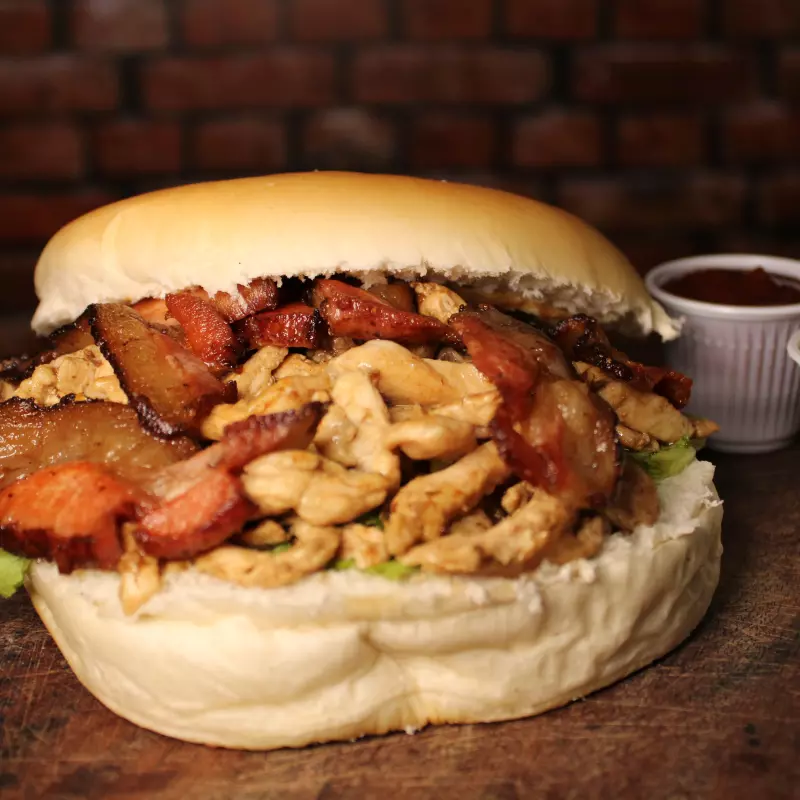 Xis Iscas de Frango + Fatia de Bacon