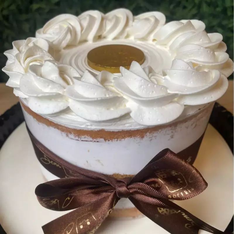 BOLO DE ABACAXI COM DOCE DE LEITE