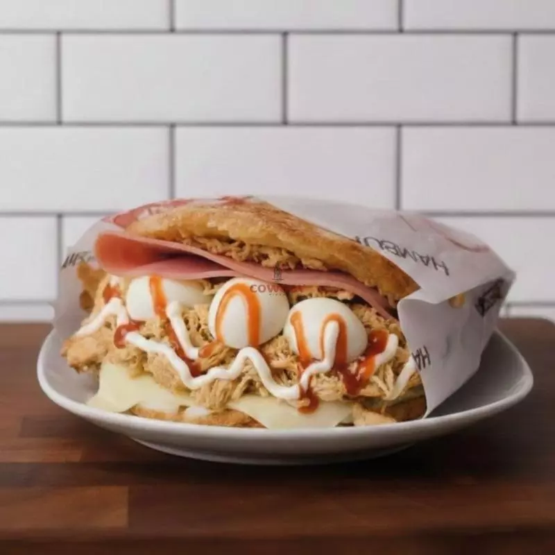 Arepa Sencilla de Carne o de Pollo
