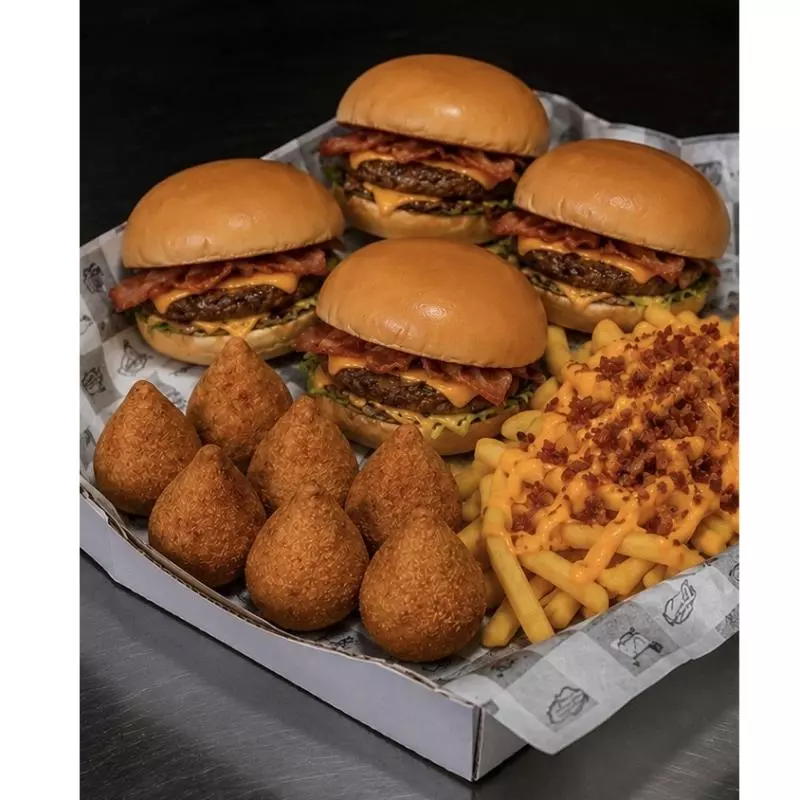 COMBO FAMÍLIA 4 LANCHES + COXINHA