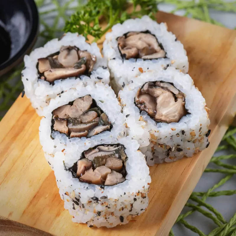 Uramaki Salmão c Shimeji (8 un)