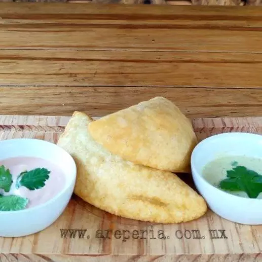 EMPANADA DE PLÁTANO CON QUESO
