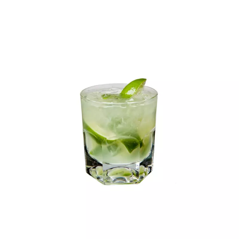 Caipirinha com cachaça Salina