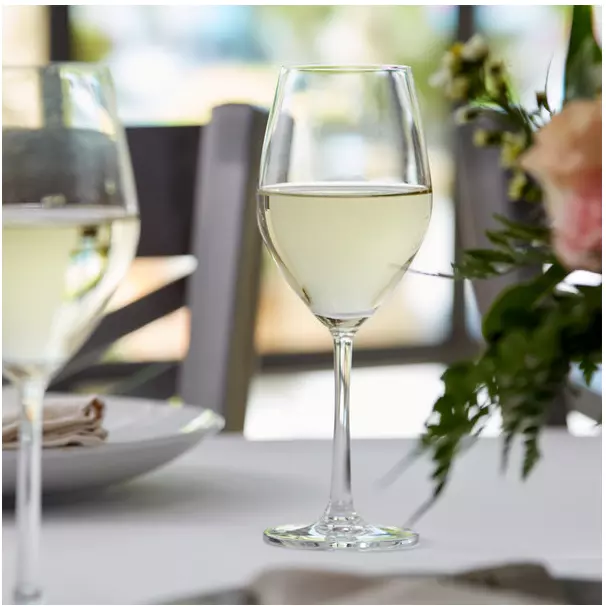 GLASS OF WHITE WINE
