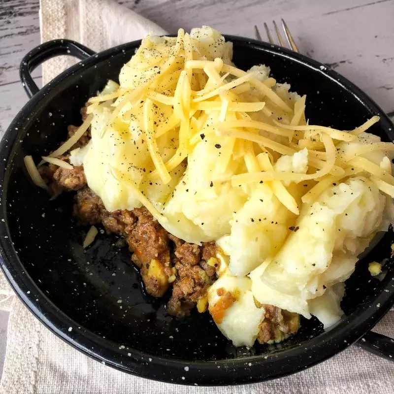 Pastel roast beef y puré de papas