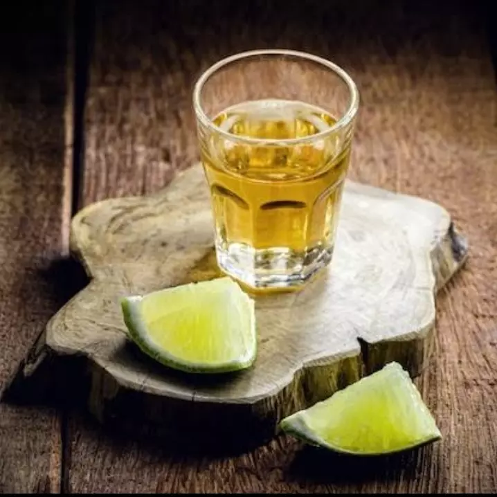 CACHAÇA DE ALÂMBIQUE (DOSE)