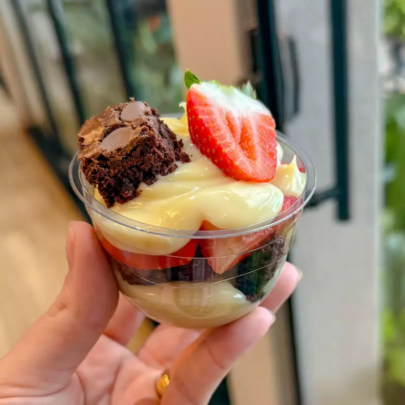 Brownie, ninho e morangos 150gr 🍓