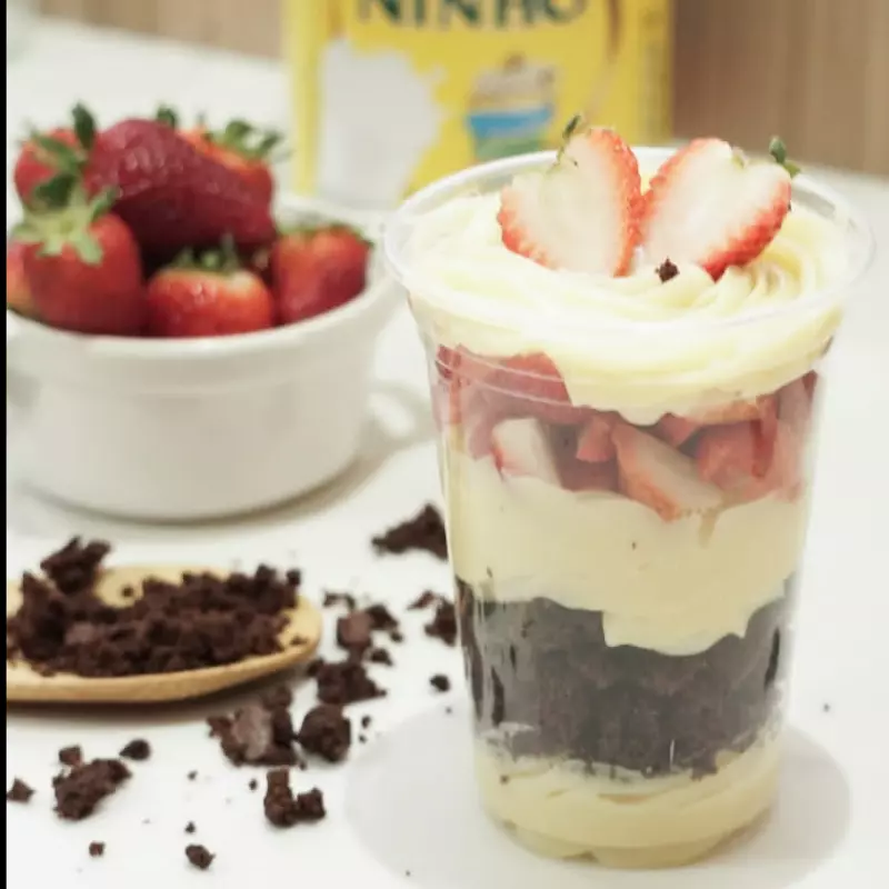 Copo - Ninho com Morango